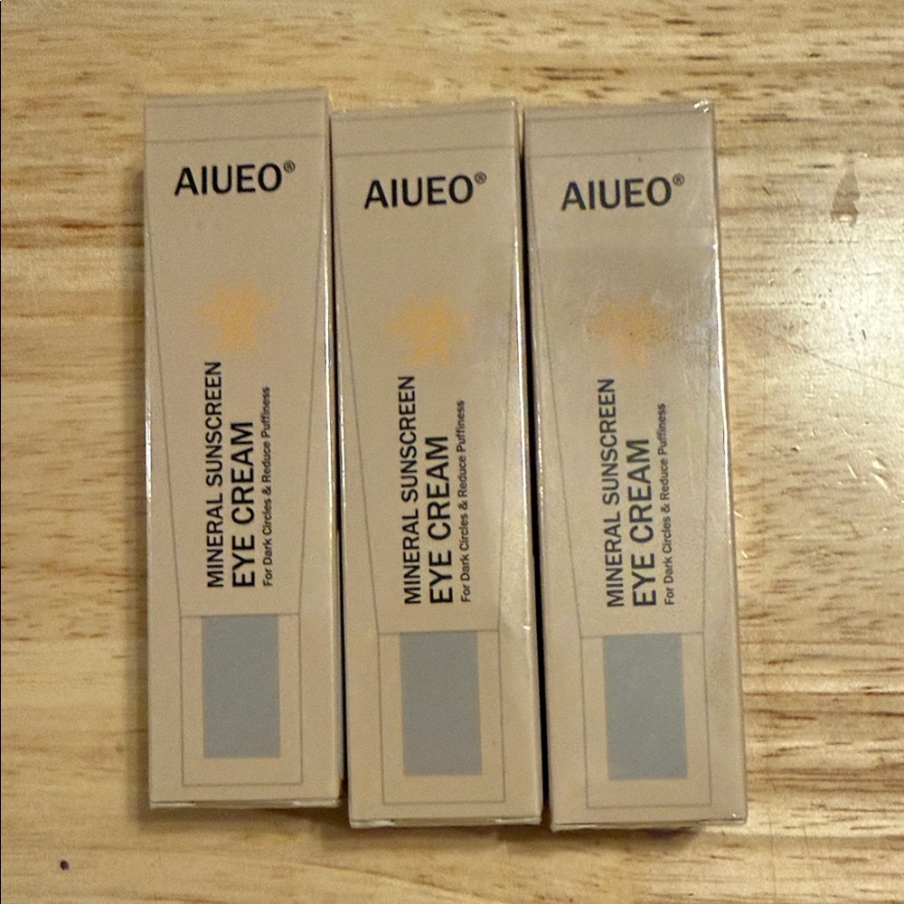 AIUEO Mineral Sunscreen Eye Cream